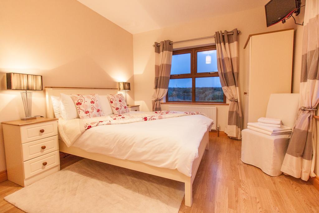 Achill Water'S Edge Bed and Breakfast Doogort Eksteriør billede
